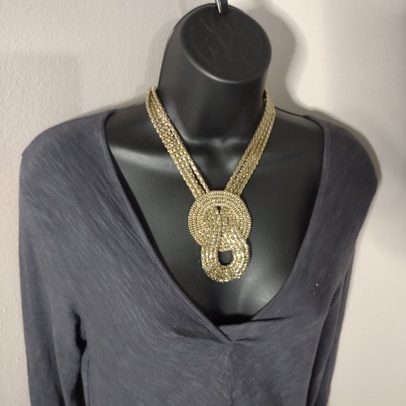 Cute Lightweight Gold Tone Knot Necklace Adjustable 15.5 To 18 Inches Long - Picture 13 of 13